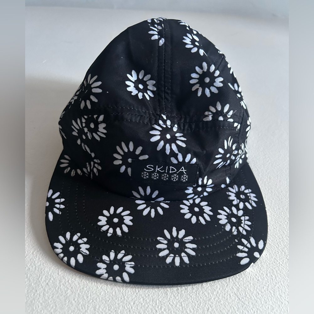 Skida brim hat